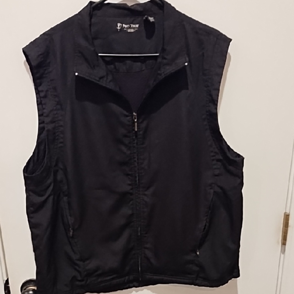 Pro Tour Black Golf Vest. Men's Size Large